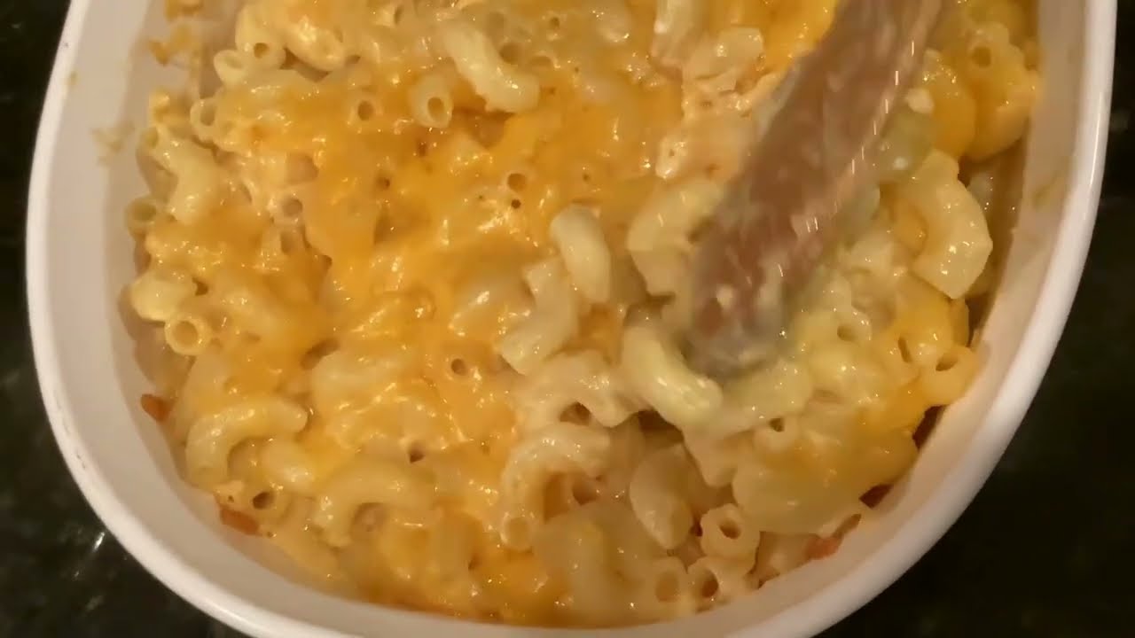Easy Thanksgiving Mac and Cheese Recipe | Creamy, Cheesy & Quick Holiday Side Dish