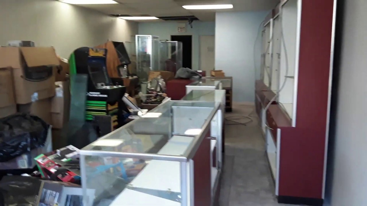 Little Ferry Store Moving in Day! Showcases and a Packed Store 6/19/20