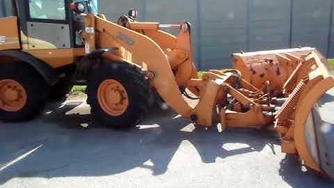 GovDeals: 2002 Case 321D Articulating Loader