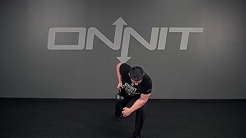 Kettlebell Exercise: Split Stance 1-Arm Row
