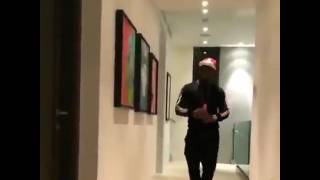 Floyd Mayweather Shows Off His Money Dance