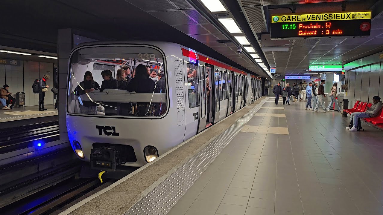 Lyon Metro D - Nouveau logo TCL