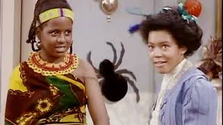 Vanessa PANICS Over Crush at Halloween Party | COSBY SHOW Teen Chaos