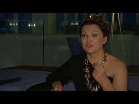 Nina Badric - O ženskim oblinama