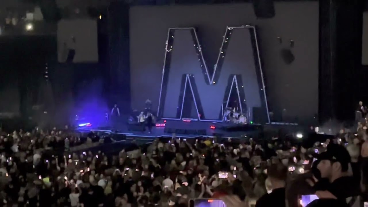 Depeche Mode “put your phones down for f*** sake! Watch the show!”