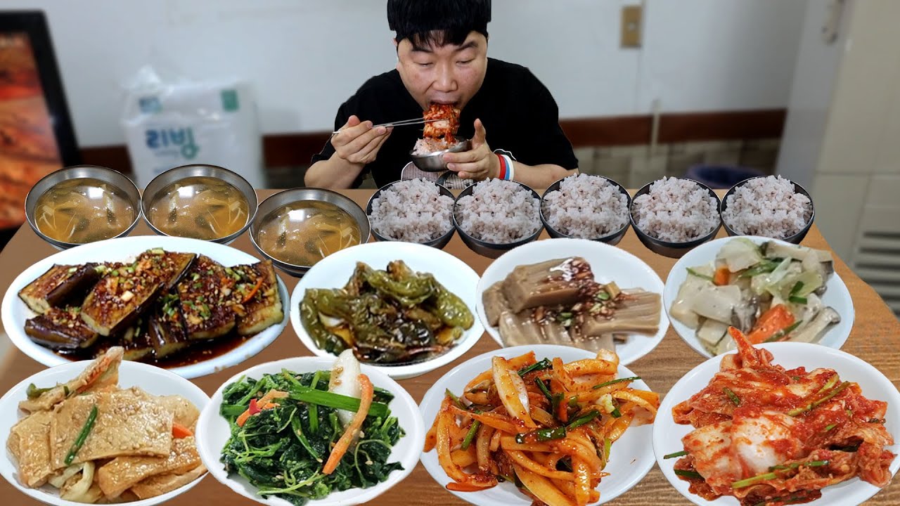 88살 사장님.. 50년 전통 6천원 백반 클라스.. 4인분 묵고 1인분 또묵자..