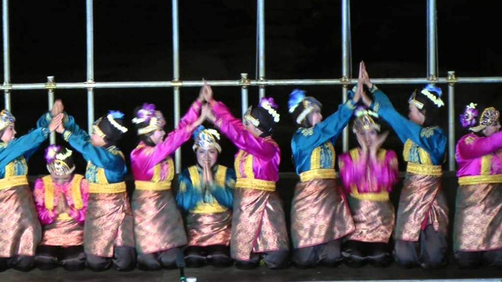 Indonesian traditional dance: Ratoh Jaroe dance from Aceh