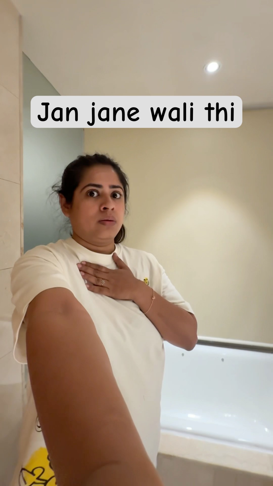 Jan hathon pe rakh kr video banaya hai ! Like kr do #littleglove #minivlog
