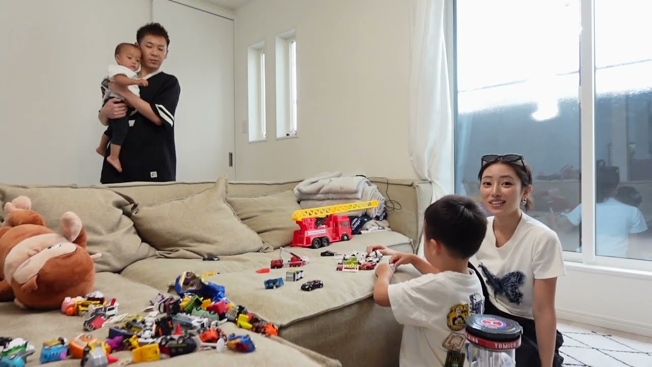 子供嫌いのメンバーに子守りさせた後の動画