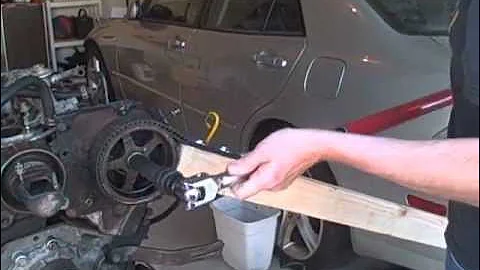 Toyota 3VZ-E: Removing Cam Sprockets