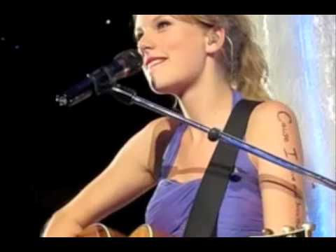 Taylor Swift Covers Pink and TLC during the Speak Now Tour August 6 at the Lincoln Financial Field