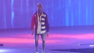 HD Chris Brown - DON'T THINK THEY KNOW [PARIS BERCY] One Hell of a Night Tour 2016