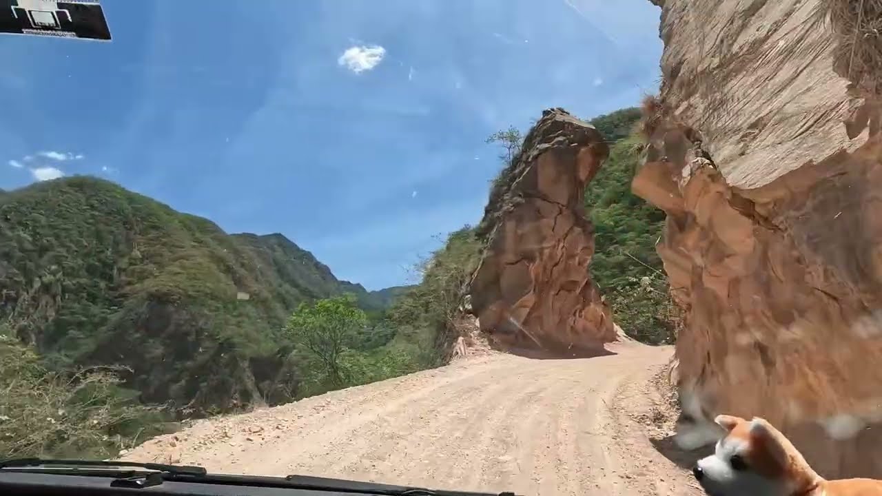 Estrada e fronteira Bolívia Paraguai