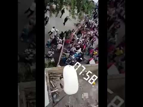 الرباط مساء اليوم الجماهير تكسر الصمت و تتجاوز الحواجز الحديدية