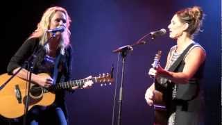 Beccy Cole & Kasey Chambers - Millionaires chords