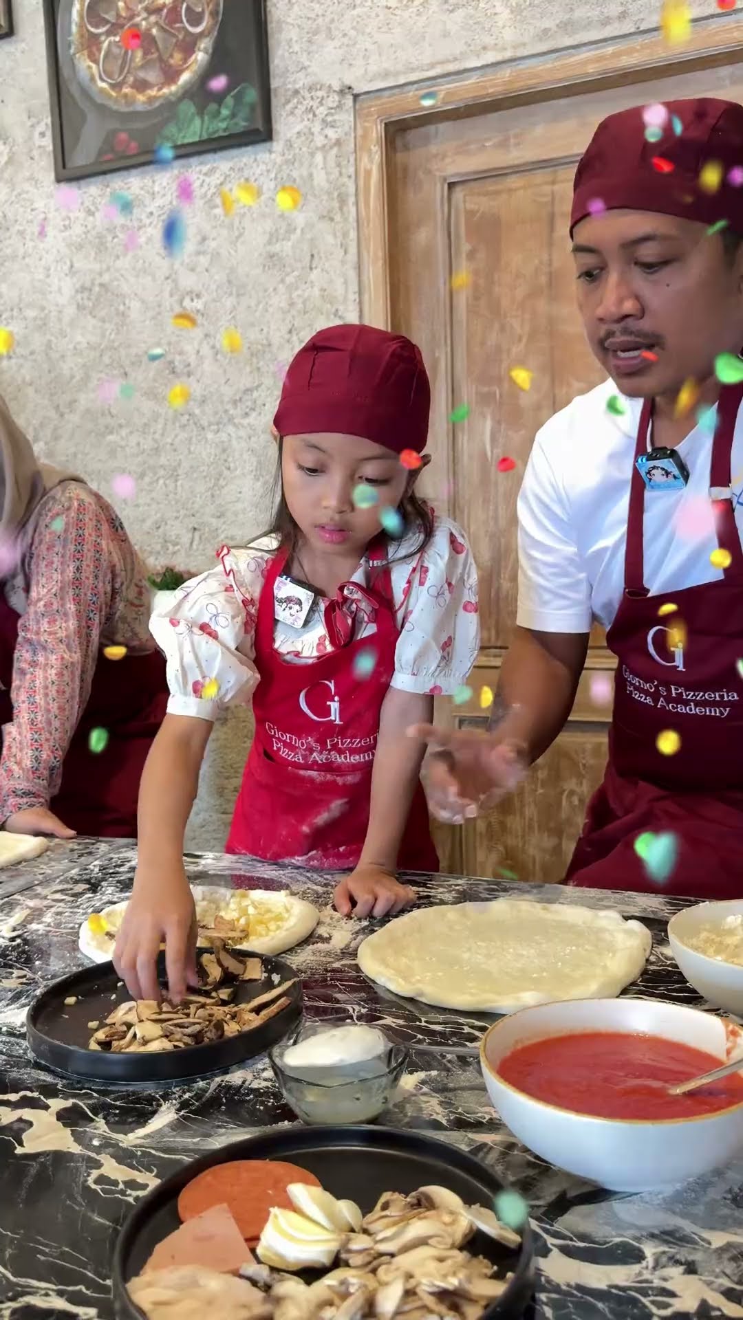 LEIKA NYOBAIN BUAT PIZZA, KIRA KIRA GIMANA YA HASILNYA?? #leika #shorts