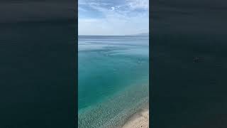 Пляжный отдых в конце сентября, чистая прозрачная вода, Лигурия, Италия