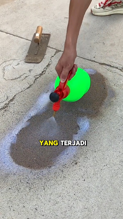 LIHAT APA YANG DILAKUKAN OLEH PRIA INI‼️ #shortvideo #viralvideo #foryoupage #priabaik #jalanrusak