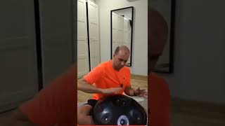 Будда Гришна играет на ханг Handpan music meditation #handpan #hang #ханг #хэндпан #буддагришна