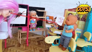 УЧИТЕЛЬ В ШОКЕ 3 ДВОЙКИ на уроке рисования! Максу И ТАРАКАНУ Катя и Макс веселая семейка Барби куклы