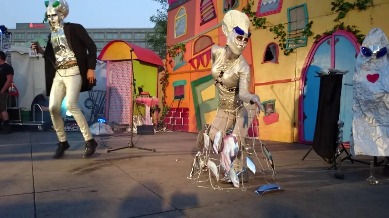 Alien Ghost - First Contact - Berlin Lacht - Alexanderplatz  - 2-8-18