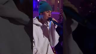 Justin Bieber singing mistletoe in 2021