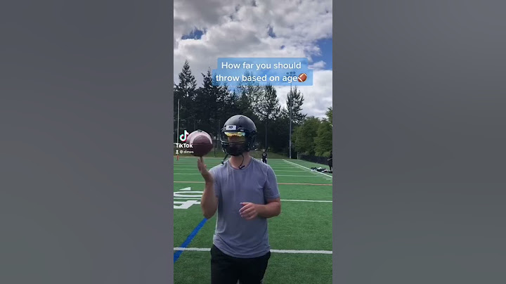 HOW FAR YOU SHOULD THROW BASED ON AGE🔥🏈