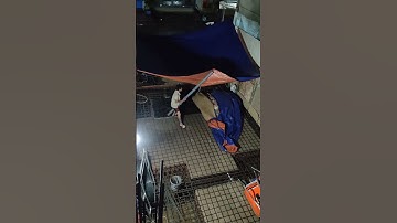 Một pha say riệu đi vào mặt đất sau bữa nhậu chúc mừng ngày Tết độc lập 2-9 Quốc Khánh