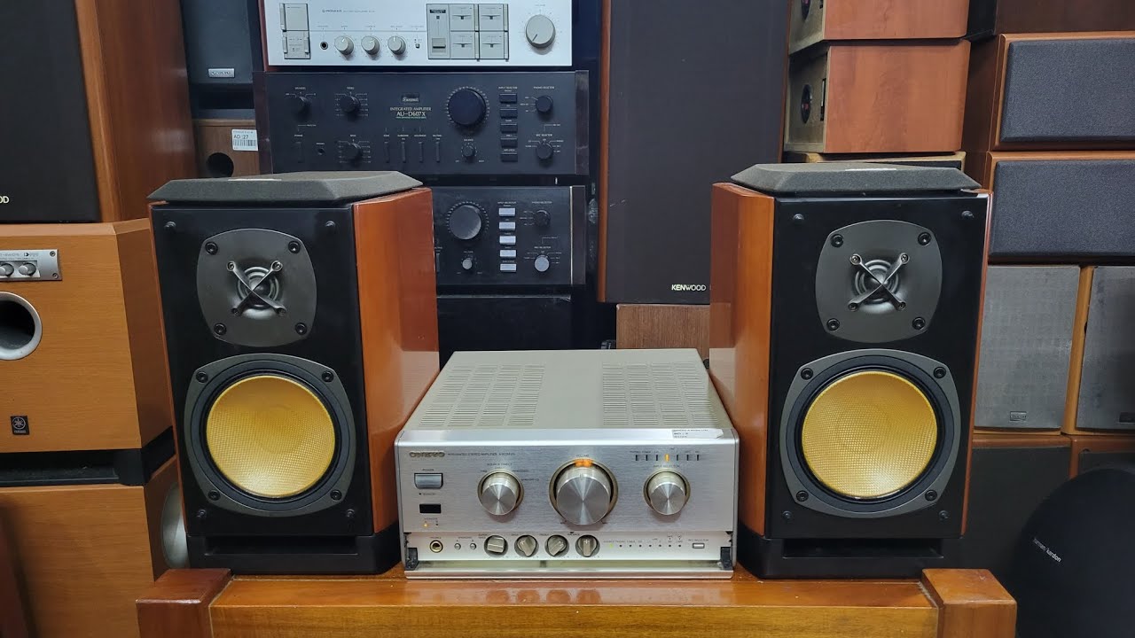 Onkyo A 922m Ltd limited edition system with gold-colored speaker