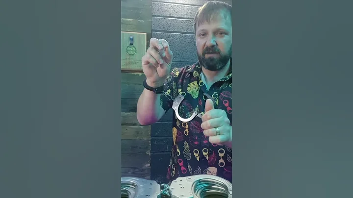 Vipertek- Two methods of paperclip Escape