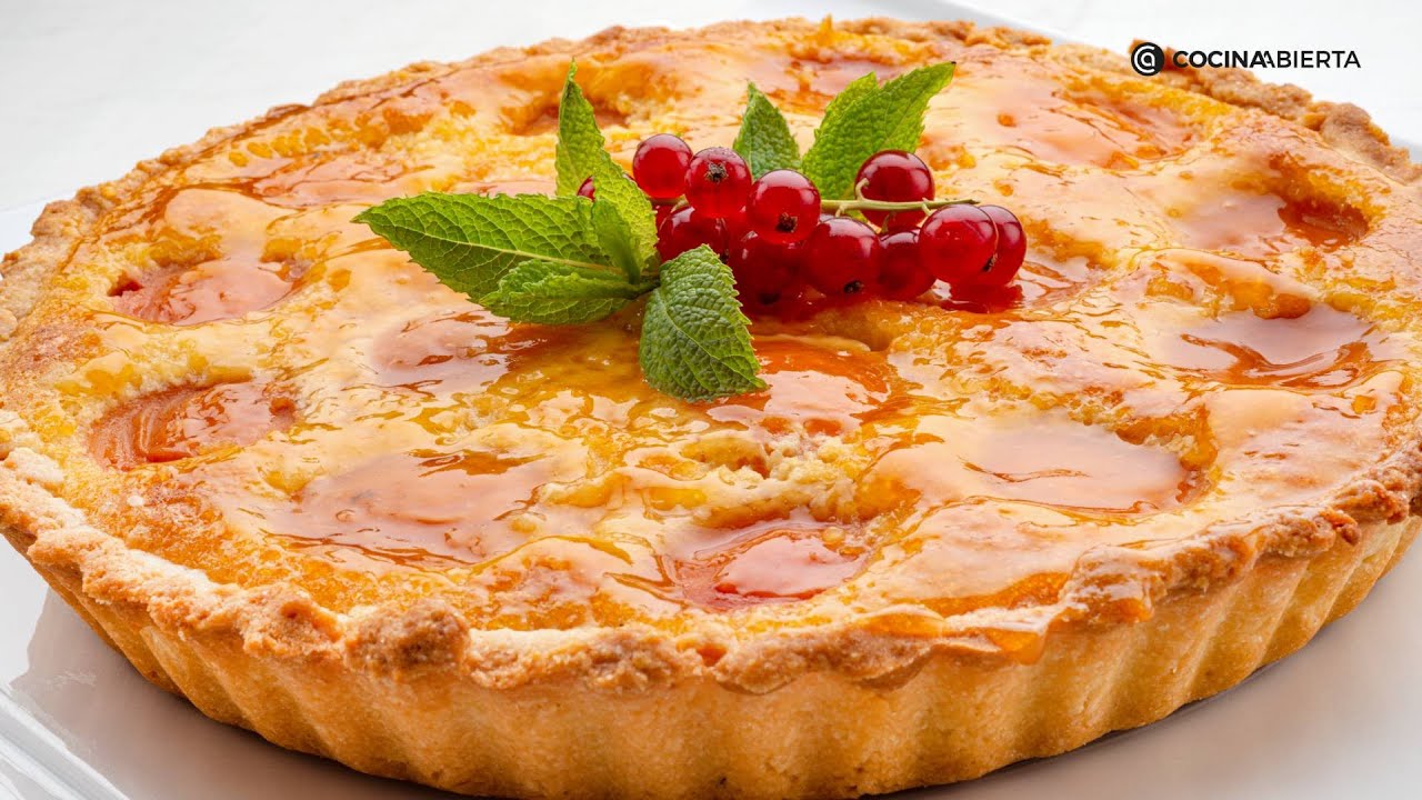 Tarta de almendra y albaricoques, receta casera con Eva Arguiñano
