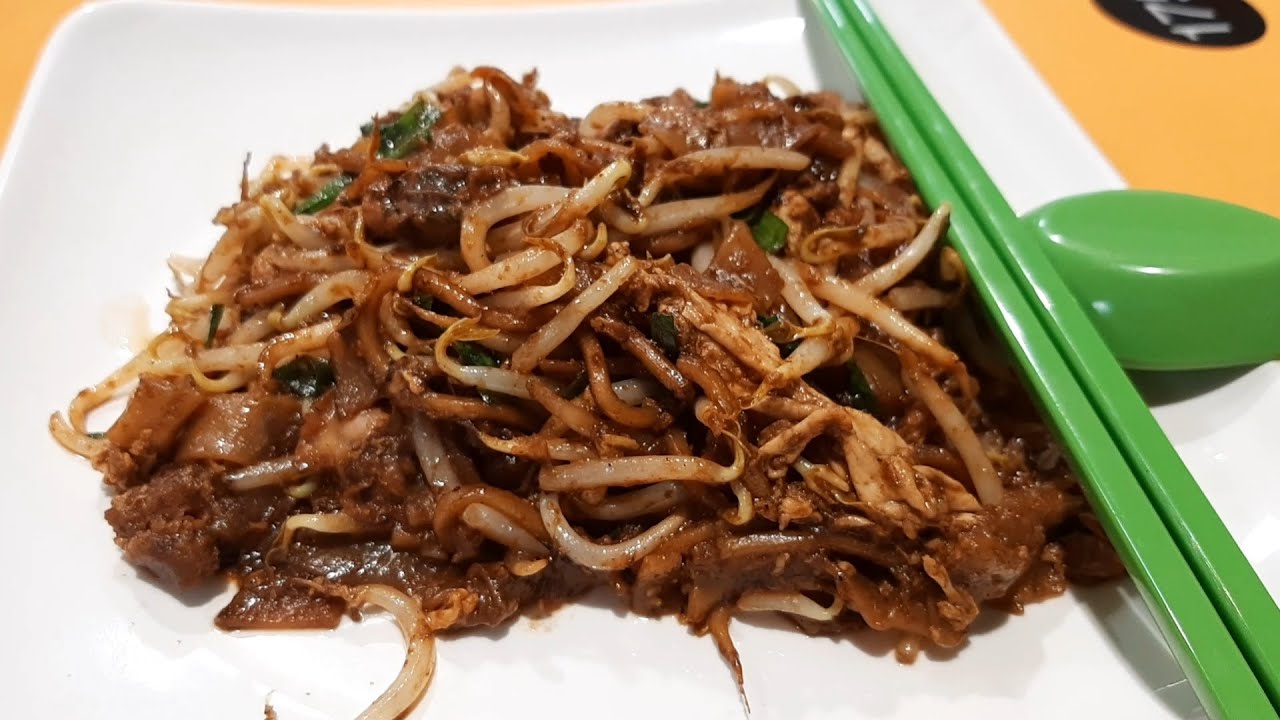 Pasar 16 @ Bedok. Hill Street Fried Kway Teow. One of the better Char Kway Teow in Singapore.