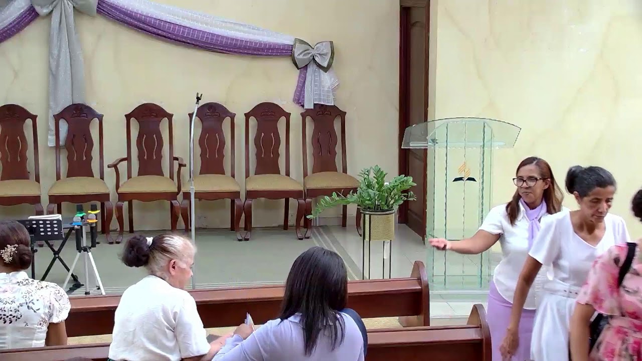 MUJER FLORECE DONDE DIOS TE HA PLANTADO