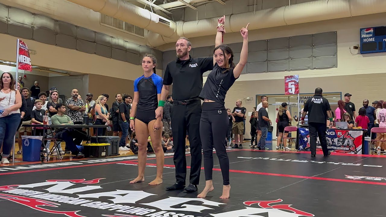 Ana Clara "leoa" lutando no NAGA Flórida