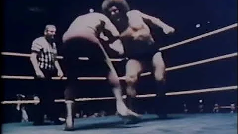Andre the Giant vs Killer Kowalski Montreal 1972 1...