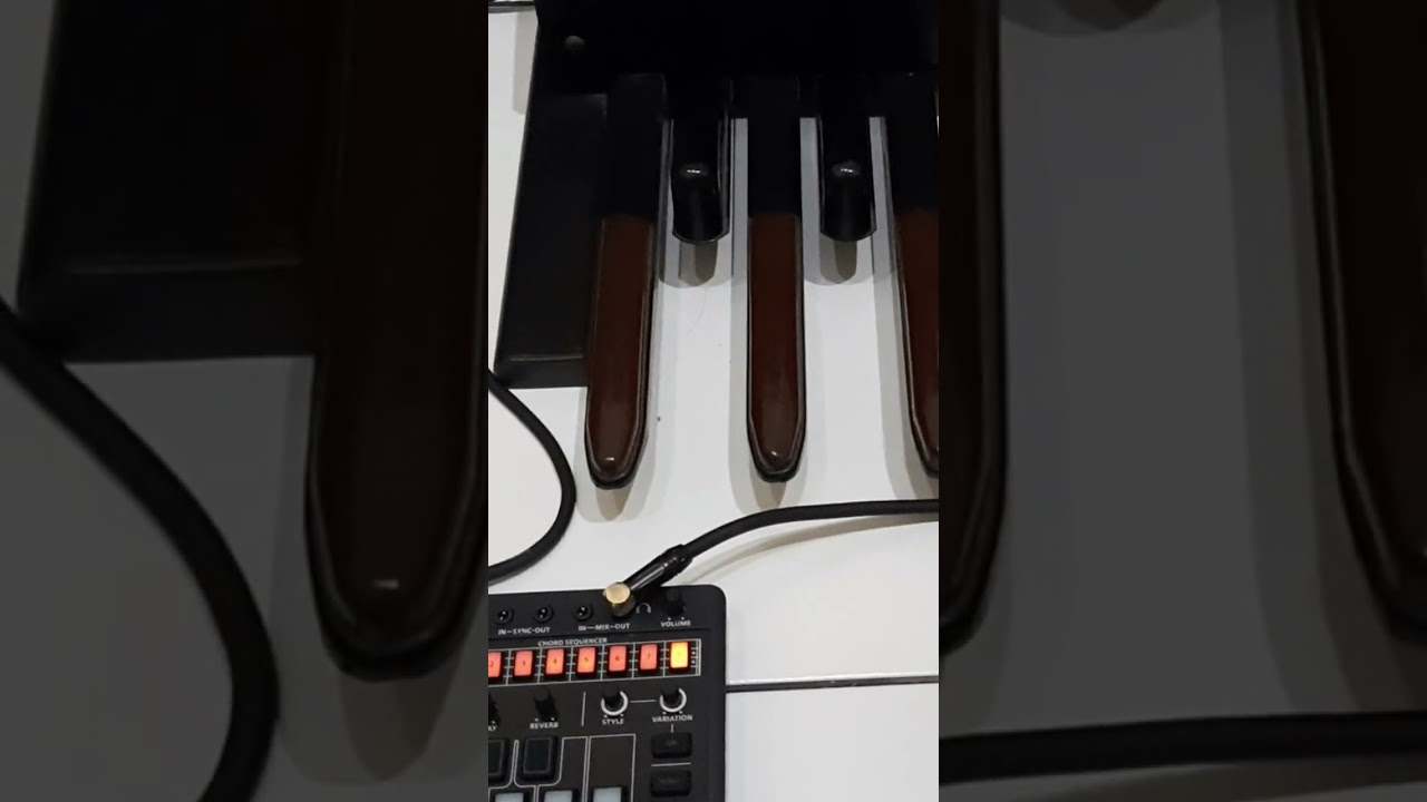 Roland J 6 terhubung dgn Roland PK-5 