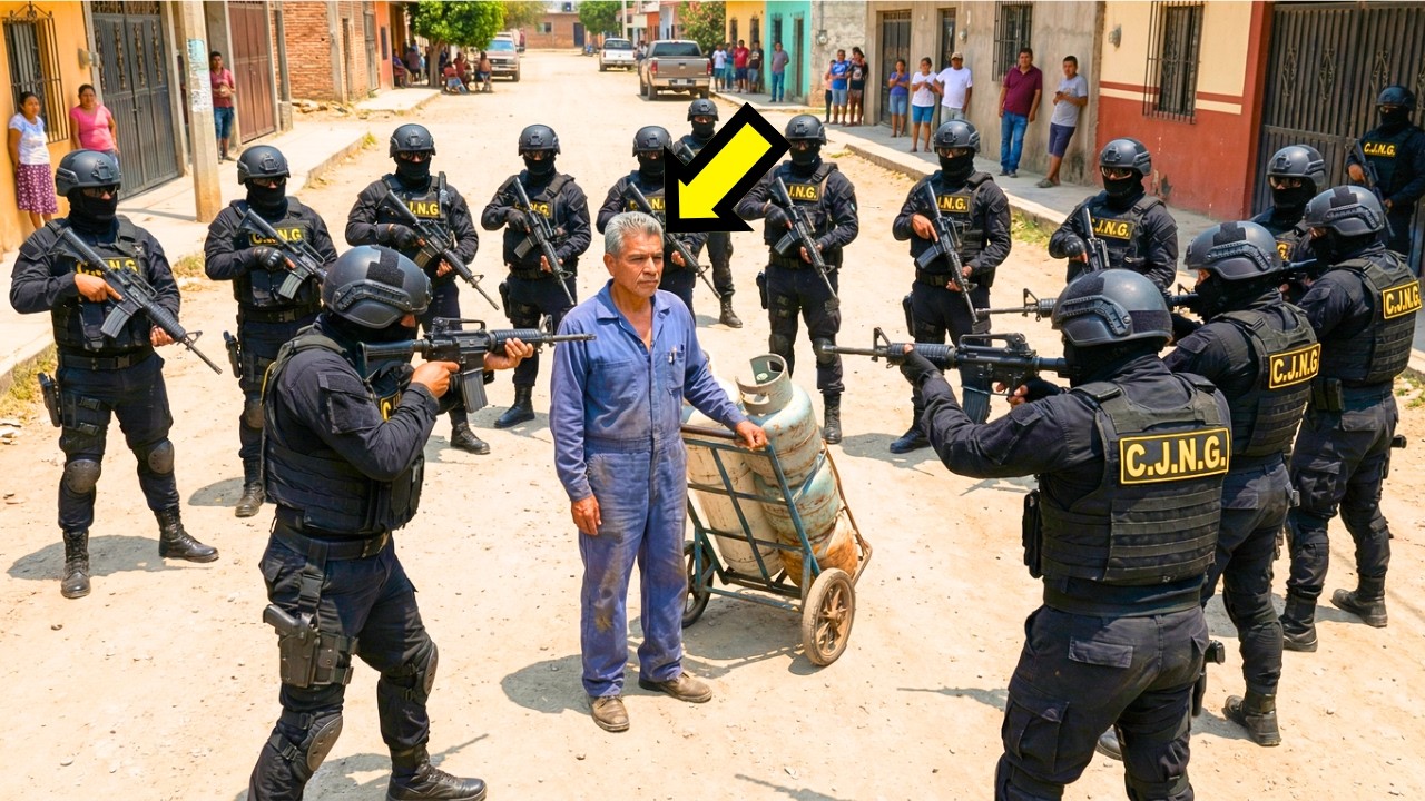 Sicarios Fueron A Amenazar A Un Repartidor De Gas... Cuando Él Habló, Todos Bajaron Las Armas