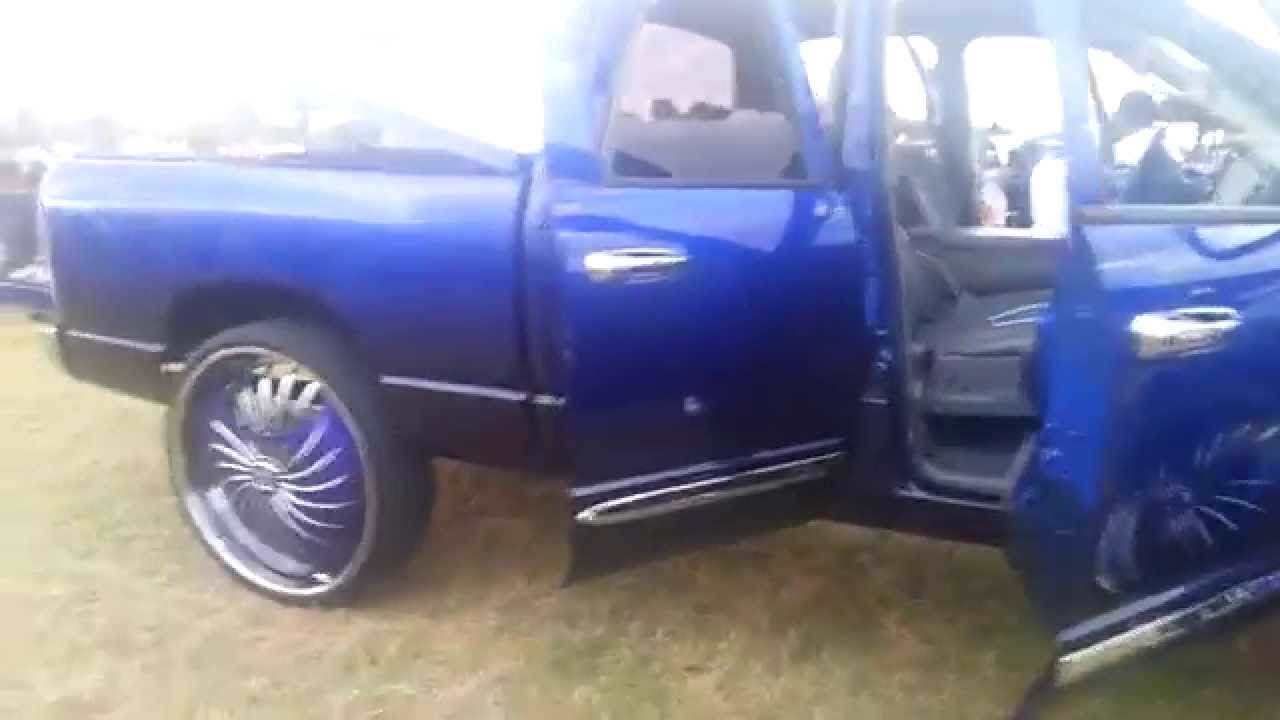 Riding Big Car Show 2014 DODGE RAM Big 32 Inch Rims on ...