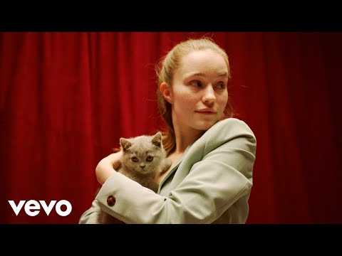 Sigrid - sings to kittens, then talks Nature, Cats, and her new EP ‘Raw’