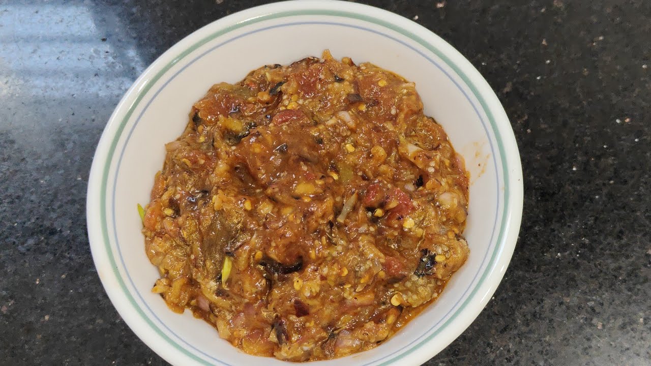 Classic Baingan Bharta with roasted smokey flavour Simple Desi-style Brinjal Bharta cooked with ❤️😍😋