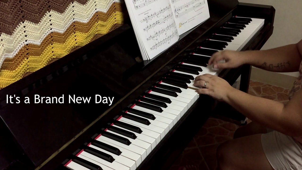 34 It's a Brand New Day, Alfred's Premier Piano Course, Lesson 1B YouTube