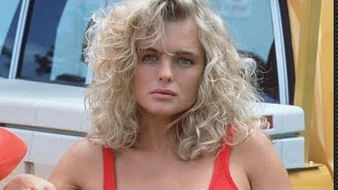 10  Classy Pothos of Erika Eleniak