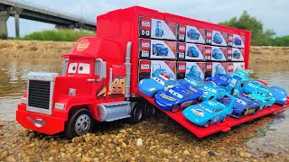 Blue box set! Red trailer rescues miniature cars in the river