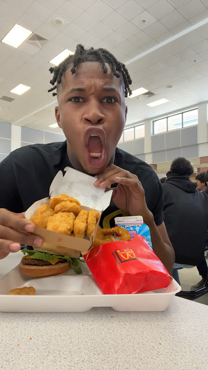 Extra chicken nuggets 😂 #shorts #shortsfeed #youtube #viral #nuggets #burger #fries