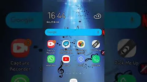 Como mudar a cor da hora na tela inicial do celular?