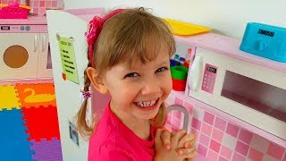 Download lagu Alena cooking breakfast for Mom and buy a new Playhouse MP3 Download lagu Alena cooking breakfast for Mom and buy a new Playhouse
