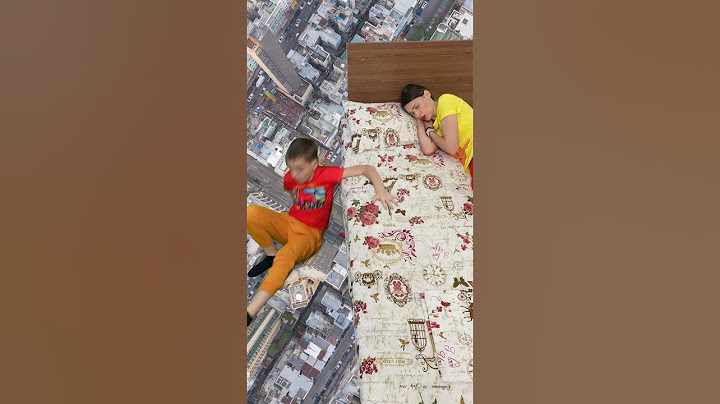 He was flying in his dreams… until Mom saw this 😅🛏️👀