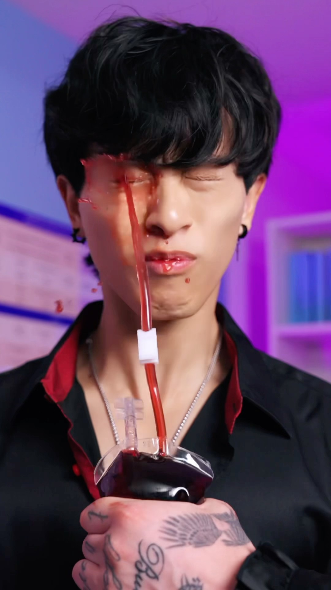 Please Help This Bullied Vampire ?