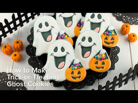 How to Make Trick-or-Treating Ghost Cookies