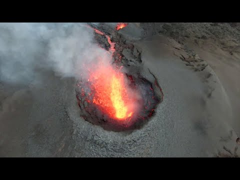 Video: Saggio Fotografico: Viaggio Verso Un Vulcano In Eruzione - Matador Network